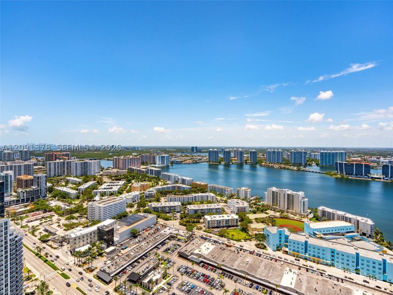 Condo for sale at Trump Royale 5303