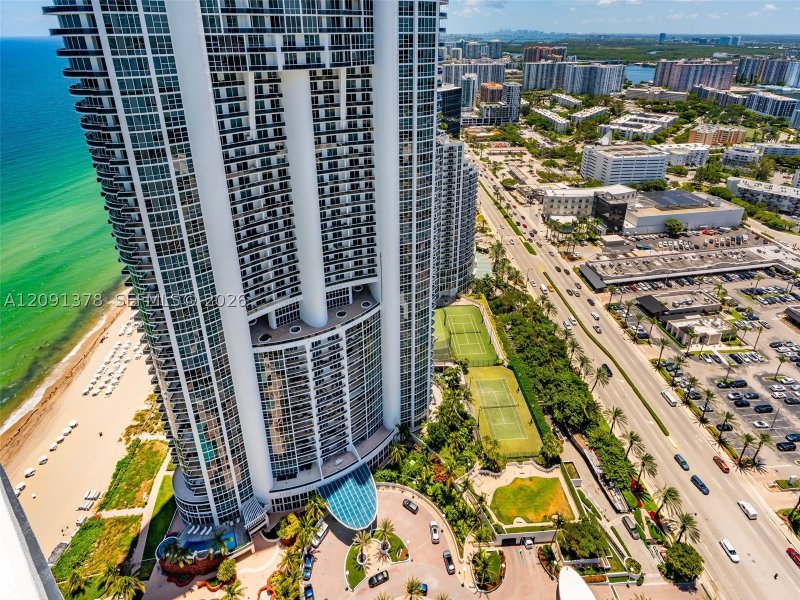 Condo for sale at Trump Royale 5303