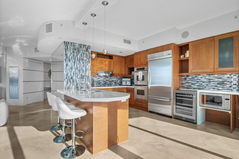 Condo for sale at Las Olas River House 2702