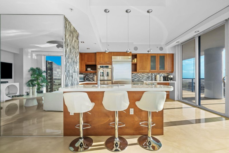 Condo for sale at Las Olas River House 2702