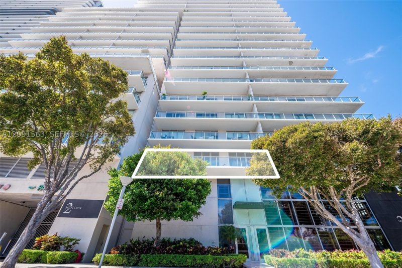 Condo for sale at Midtown Miami 2 H0302