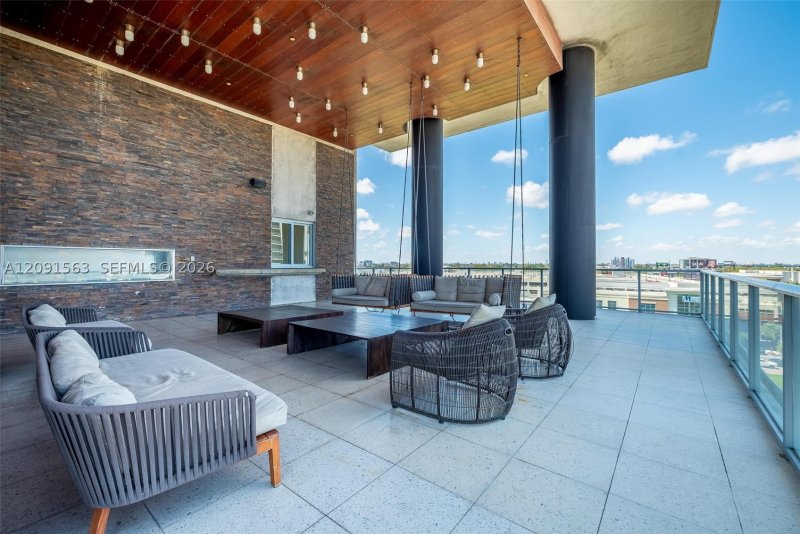 Condo for sale at Midtown Miami 2 H0302