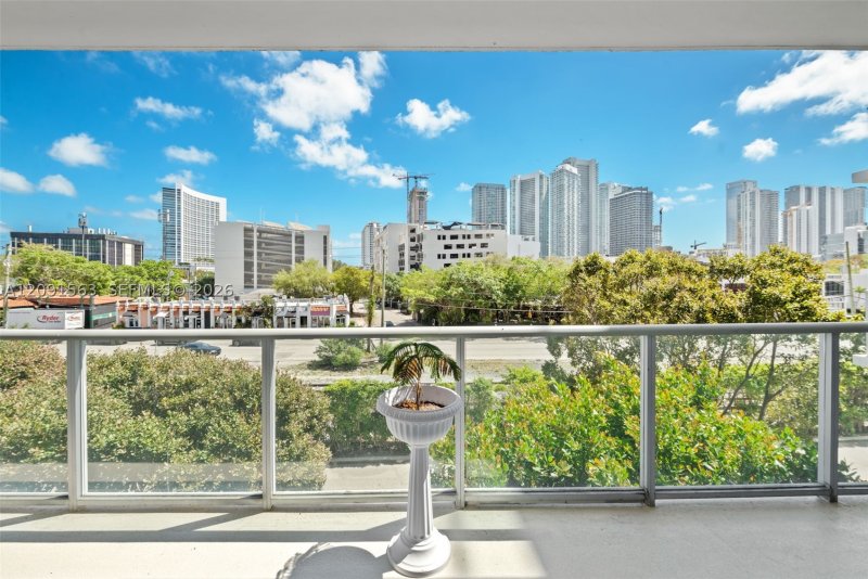 Comprar apartamento en Midtown Miami 2 H0302