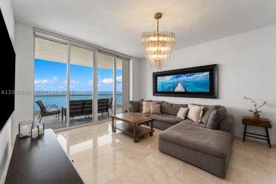Aluguel de apartamento no Turnberry Ocean Colony 2502