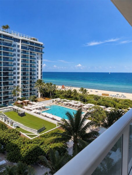 Condo for sale at Roney Palace 1019