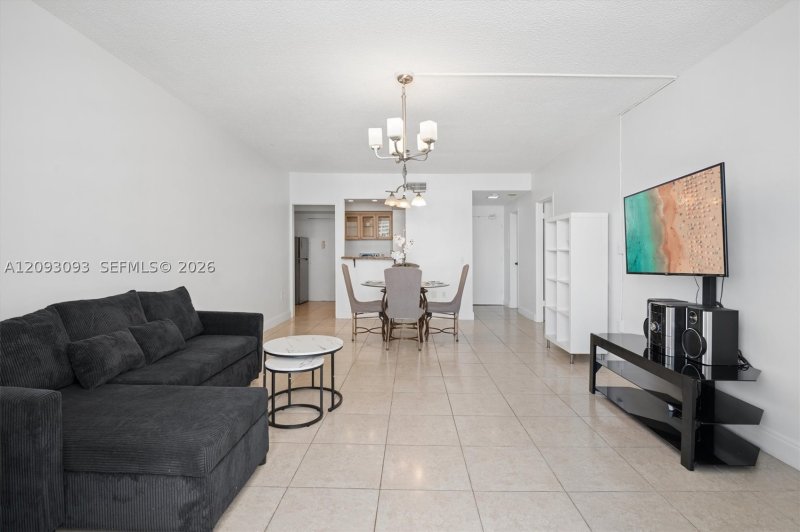 Apartment for rent at Alexander Towers 511