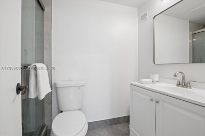 Aluguel de apartamento no Alexander Towers 511
