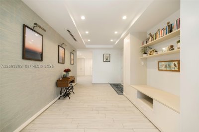 Comprar apartamento no Grand Bay Residences 104