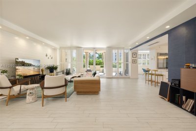 Comprar apartamento no Grand Bay Residences 104