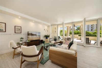 Comprar apartamento no Grand Bay Residences 104