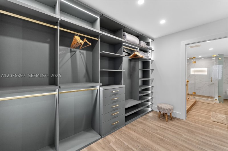 Condo for sale at Roney Palace 415