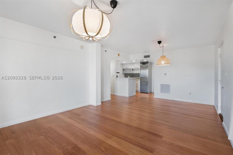 Condo for sale at The Ambassadors 405
