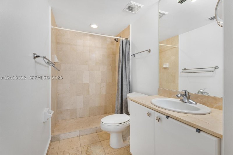 Condo for sale at The Ambassadors 405