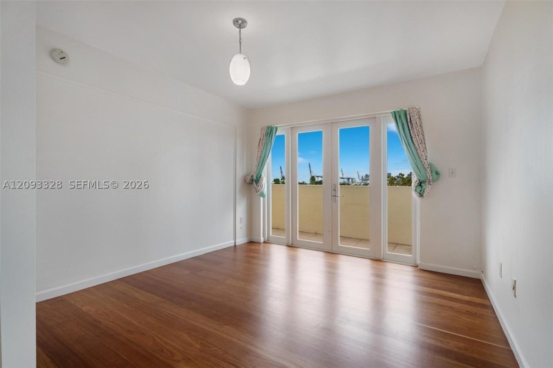 Condo for sale at The Ambassadors 405