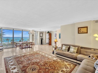 Comprar apartamento no Plaza East 4F
