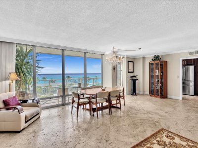 Comprar apartamento no Plaza East 4F