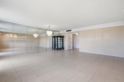 Comprar apartamento no Ten Thousand Plaza 501