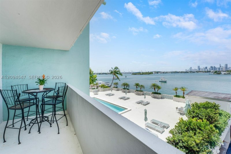 Condo for sale at Island Terrace 3C