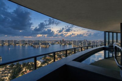 Comprar apartamento no Porsche Design Tower 3303