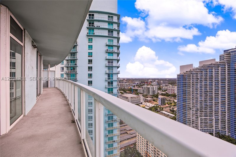 Condo for sale at Quantum 3604