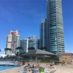 Comprar apartamento no Yacht Club at Portofino 2711