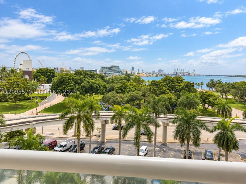 Comprar apartamento en 50 Biscayne 705