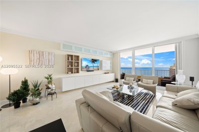 Aluguel de apartamento no Club Tower Three 1802