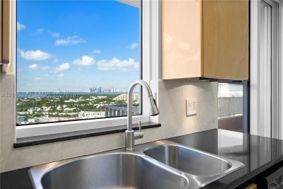 Aluguel de apartamento no Club Tower Three 1802