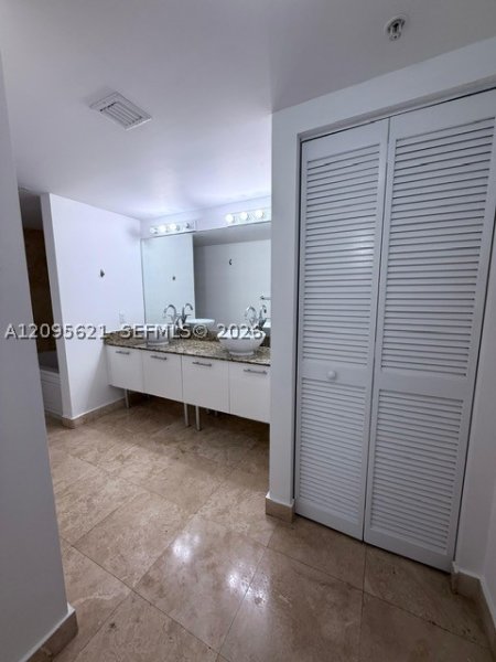Comprar apartamento en Brickell on the River South 709