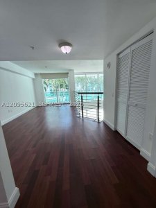 Comprar apartamento no Brickell on the River South 709