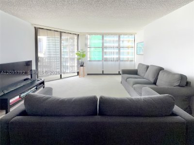 Comprar apartamento no Brickell Place III A1503