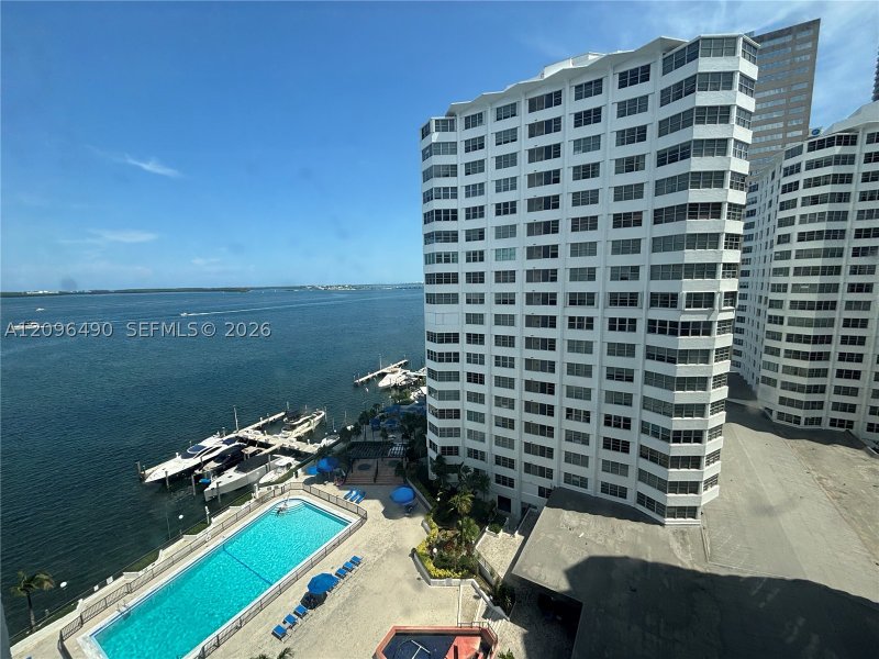 Apartment for rent at Four Ambassadors 1265