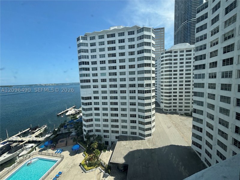 Apartment for rent at Four Ambassadors 1265
