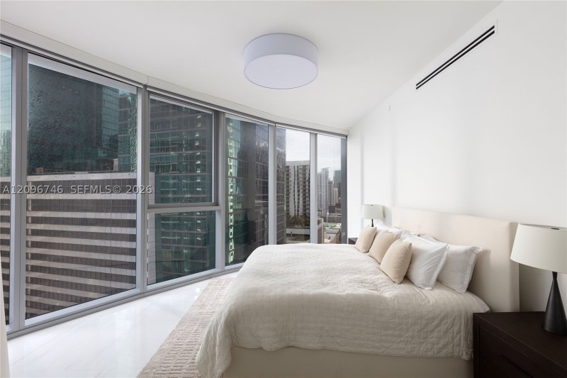 Comprar apartamento no Aston Martin Residences 2107