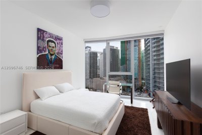 Comprar apartamento no Aston Martin Residences 2107