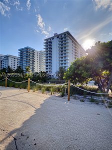Aluguel de apartamento no Four Winds Condo 1109