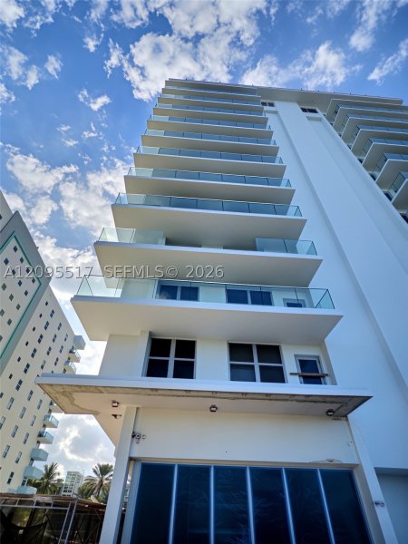 Aluguel de apartamento no Four Winds Condo 1109