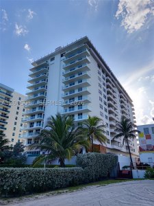 Aluguel de apartamento no Four Winds Condo 1109