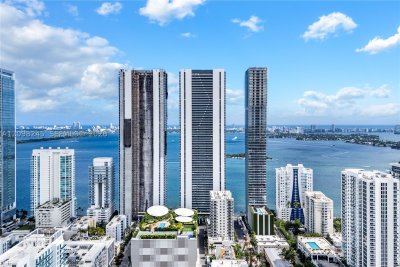 Alquiler de apartamento en Aria Reserve Miami 5401B