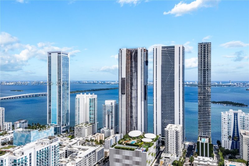 Alquiler de apartamento en Aria Reserve Miami 5401B