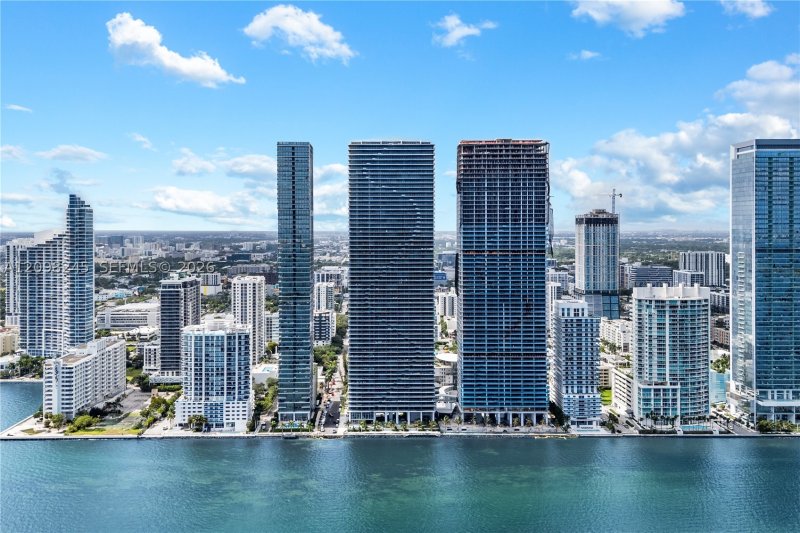 Alquiler de apartamento en Aria Reserve Miami 5401B