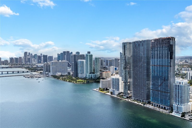 Alquiler de apartamento en Aria Reserve Miami 5401B