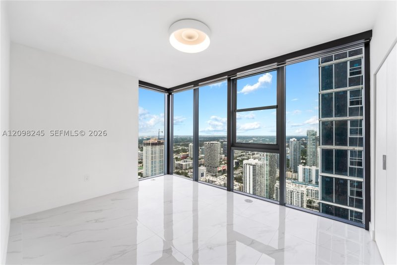 Alquiler de apartamento en Aria Reserve Miami 5401B