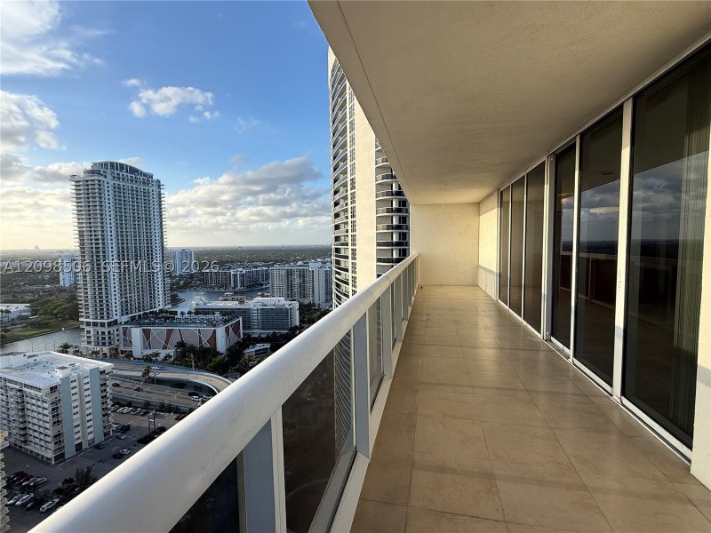 Comprar apartamento en Beach Club Two 3006