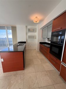 Comprar apartamento en Beach Club Two 3006