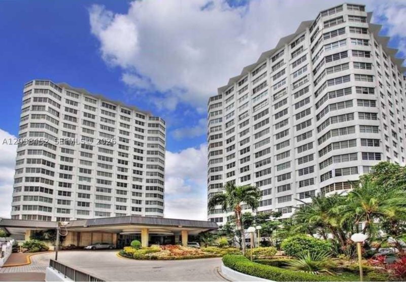 Comprar apartamento no Four Ambassadors 1807
