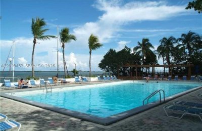 Comprar apartamento no Four Ambassadors 1807
