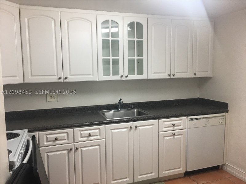 Comprar apartamento no Four Ambassadors 1807