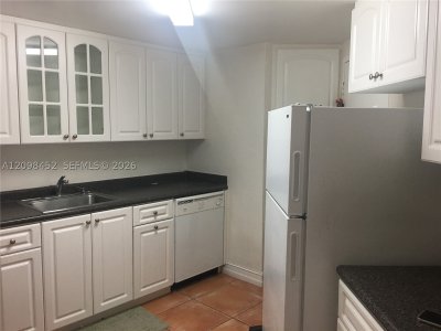 Comprar apartamento no Four Ambassadors 1807