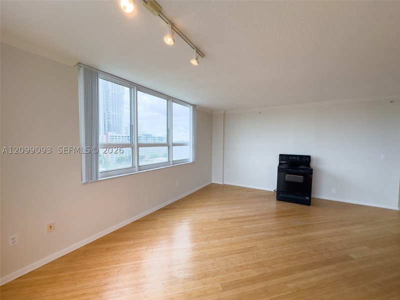 Condo for sale at Cite On The Bay 1101